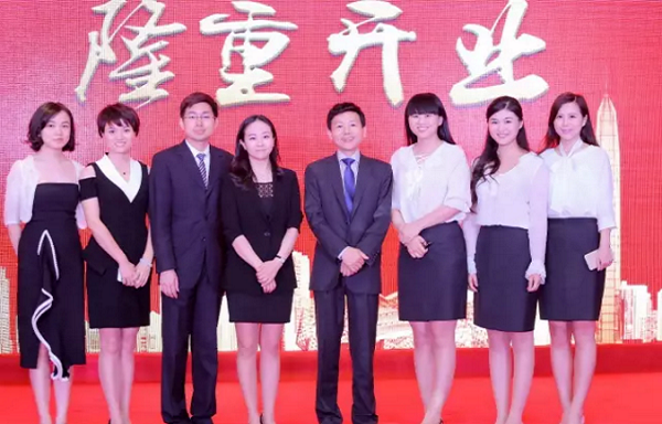 和瑾创始人员与深圳公司管理人员合影