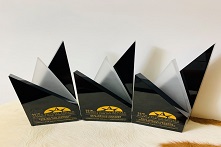 宜信财富荣膺《亚洲私人银行家》三项最佳财富管理机构大奖